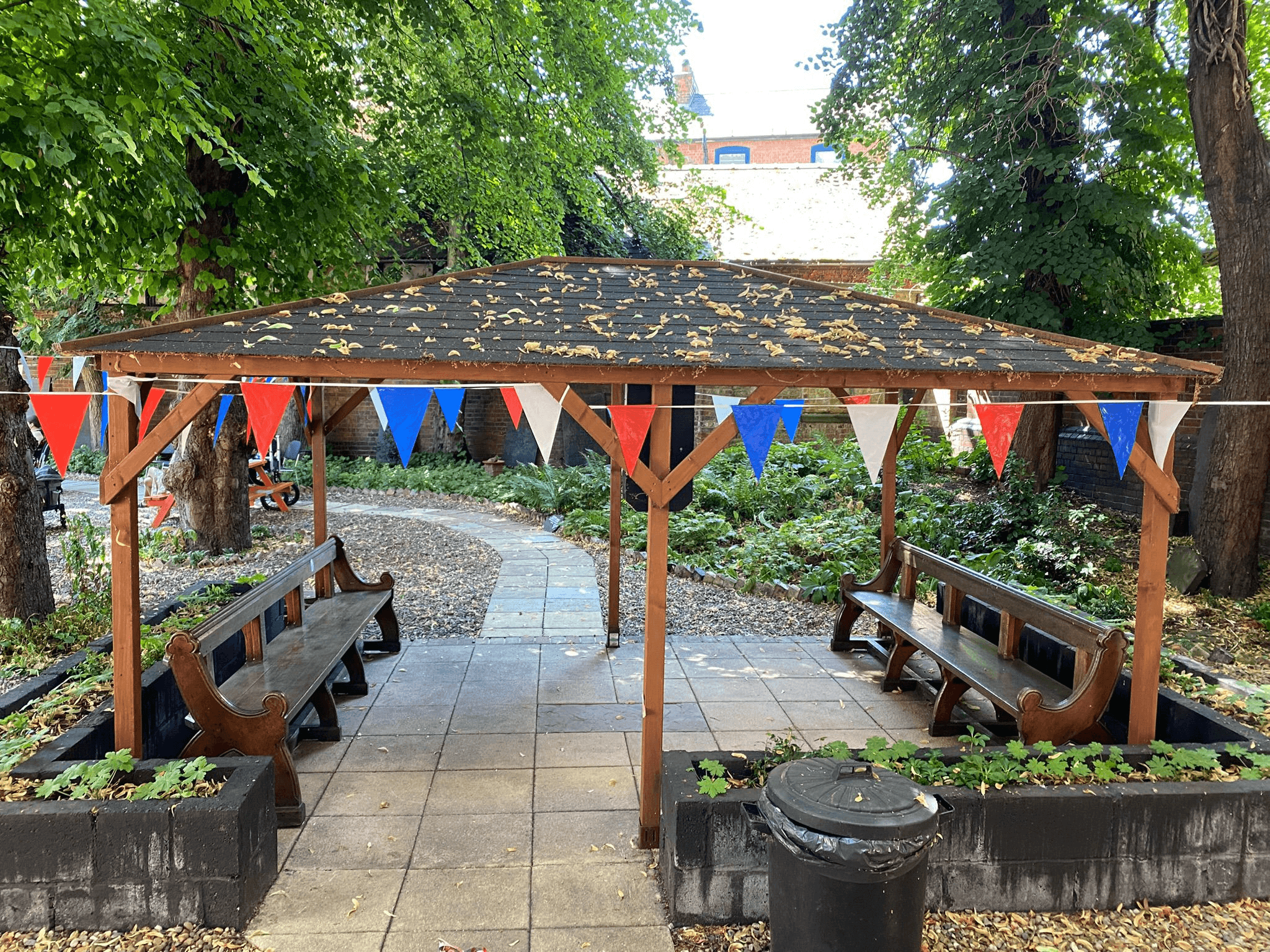 St. Werburgh's Churchyard Derby - Picture 4